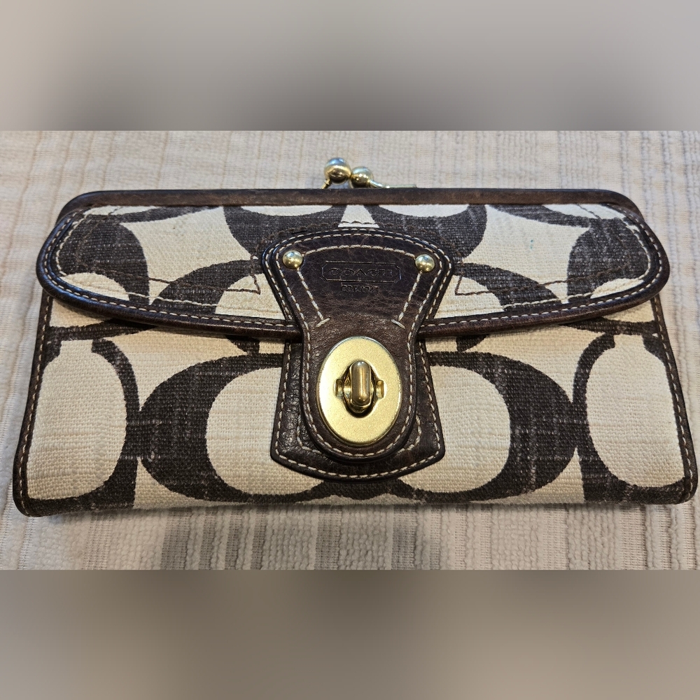 Coach legacy wallet